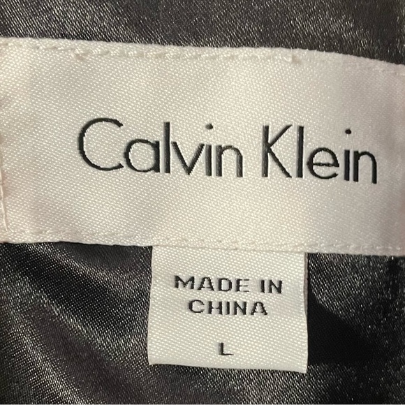 Women’s Black thigh length dress coat. - Picture 5 of 6